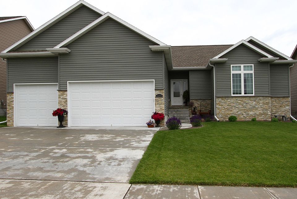 1st image of 1300 N 96th St