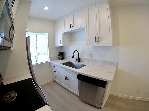 5th image of 2275 Grand Ave #31