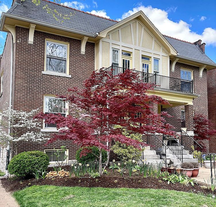 Front of home (spring)