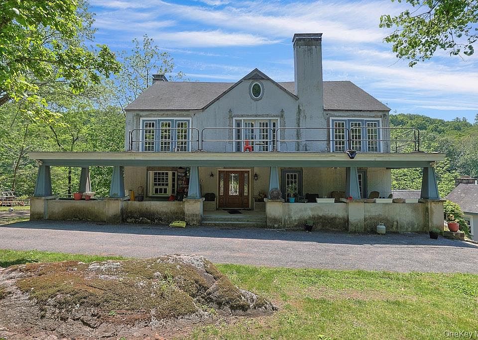 1st image of 120 Spring Valley Road
