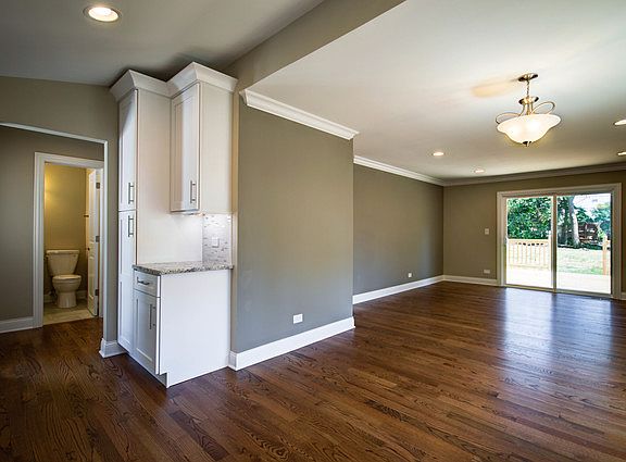 5th image of 213 Pinecroft Dr
