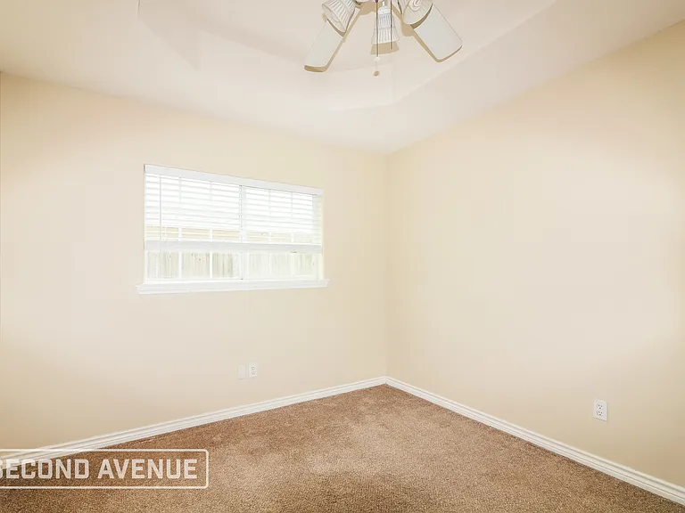2422 Luzius Dr — Photo 14