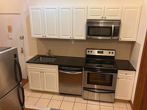 2nd image of 41 Saint Nicholas Ter APT 5A