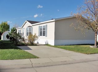 38073 Johannes Dr, Clinton Township, MI 48038