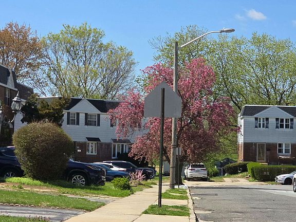 5th image of 1219 Laurel Rd