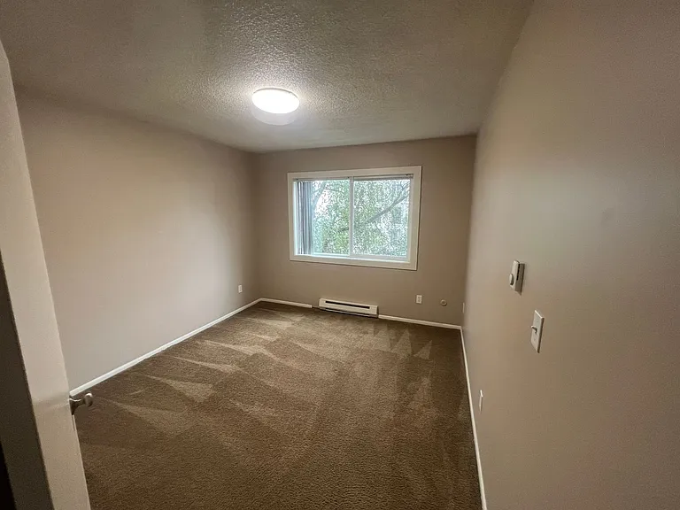 Fairview Apartments — Photo 18