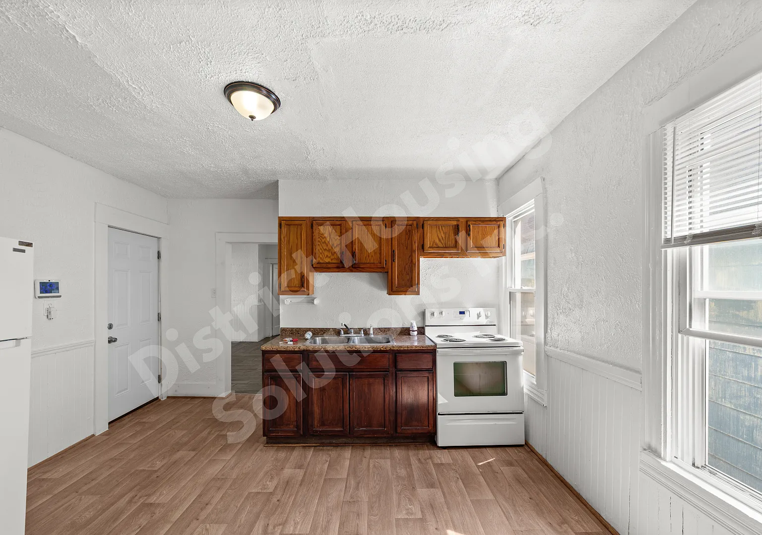 4 bed, 1272 sqft, $1,300 — Photo 2