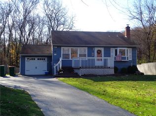 11 Lori St, Poughkeepsie, NY 12603