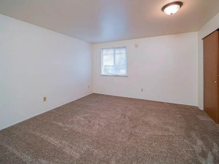 9722 272nd Pl NW — Photo 5