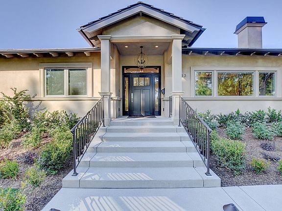 2nd image of 2033 Country Club Dr
