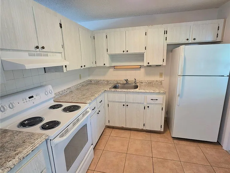 221 Harmony Ln — Photo 7