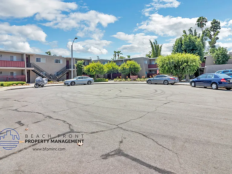 250 E Acacia St — Photo 35