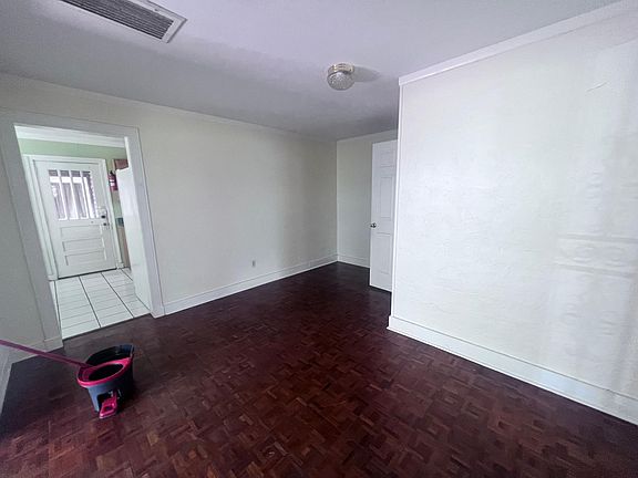 5th image of 1521 NW 7th Ave
