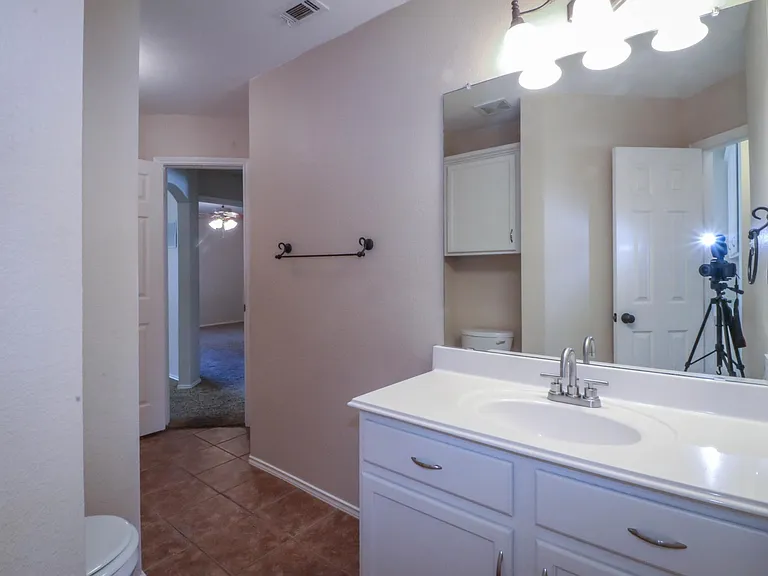 1507 Nightingale Ln — Photo 15