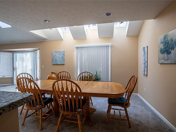 5th image of 47 Running Brook Ln