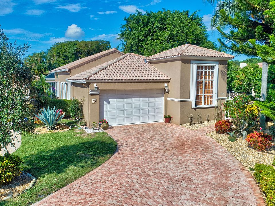 Home For Sale In Villa San Remo