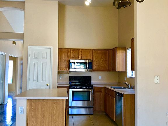 5th image of 16066 W Carmen Dr