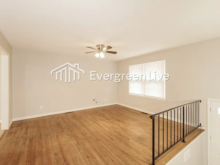 9408 Richmond Ave — Photo 5