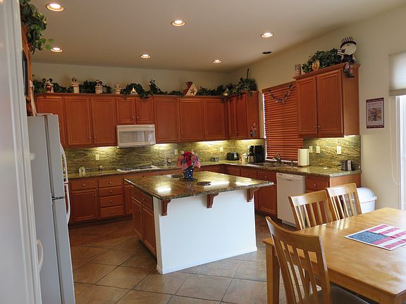 3rd image of 28629 Crown Heights Ct