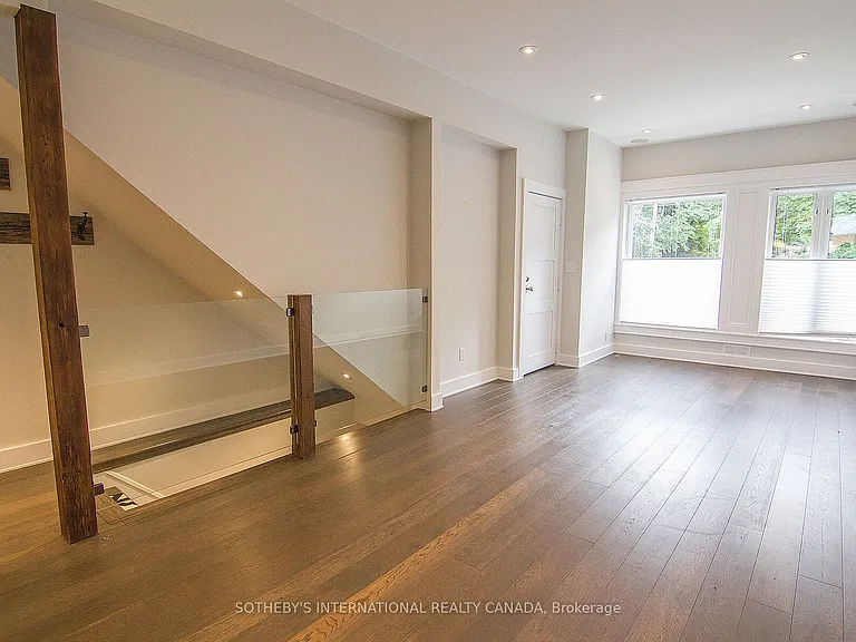 900 Manning Ave #MAIN — Photo 15