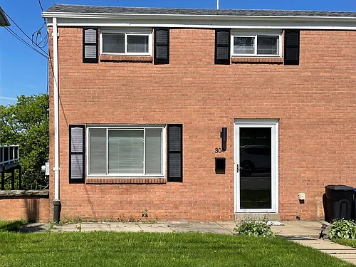 304 Oneida St Photo 1