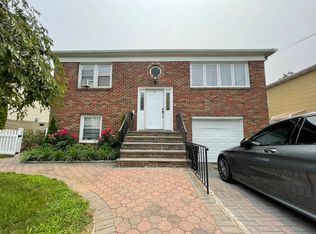 26 Bainton St, Yonkers, NY 10704