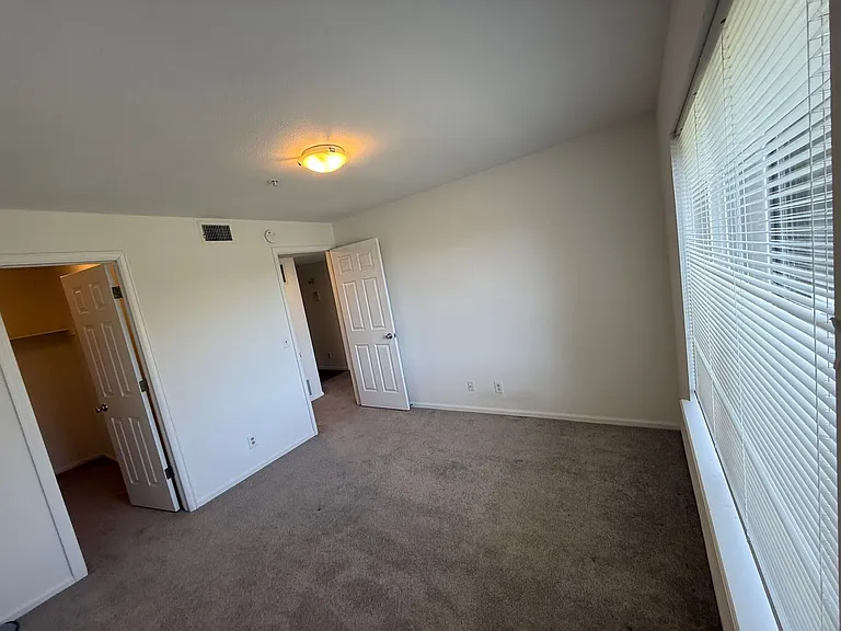 2727 Folsom St #303 — Photo 11