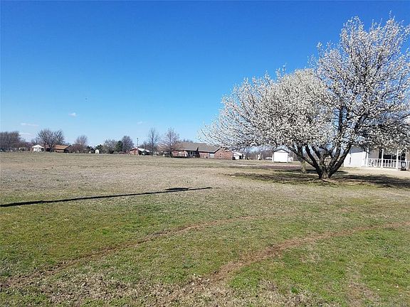 5th image of 10033 Pond Dr
