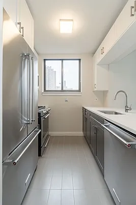 Rented by Greystar | media 77