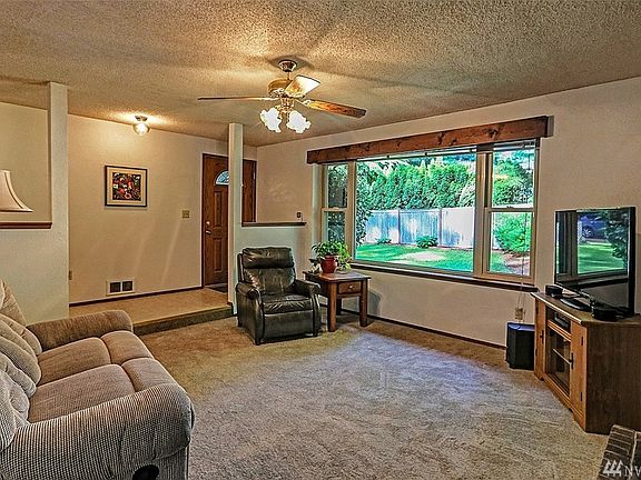4th image of 2219 Martin Ave E