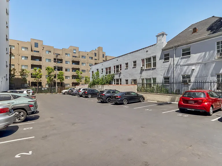 Linda Vista Apartments — Photo 38