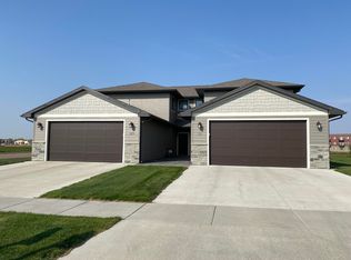 329 26th St SE, Huron, SD 57350