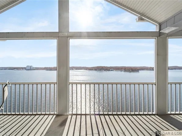 382 Regatta Bay Cir #4D, Lake Ozark, MO 65049