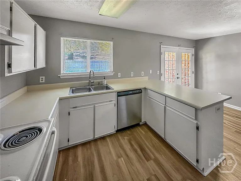 254 Bordeaux Ln — Photo 10