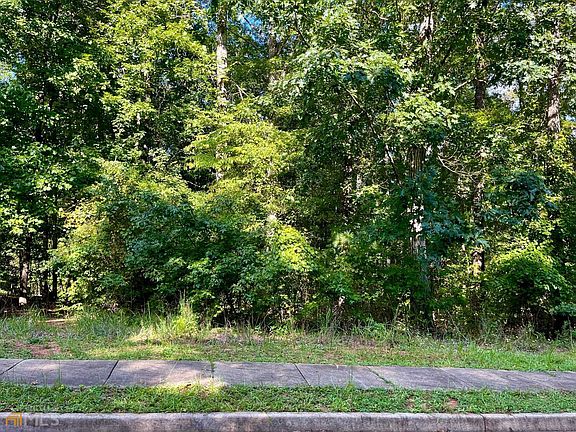 4th image of 350 Antebellum Way