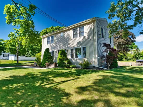 509 Hawes St, New Bedford, MA 02745