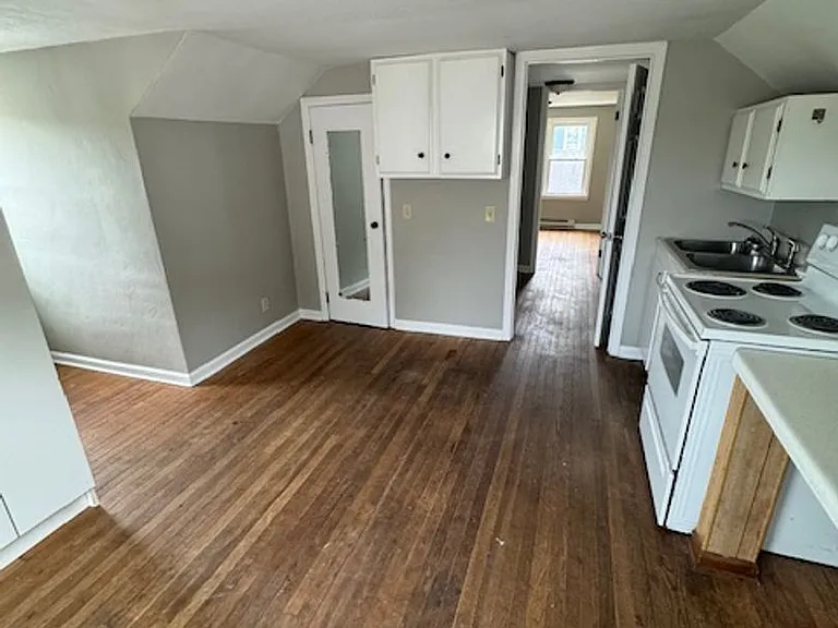 2119-2121 Grand Central Ave — Photo 2