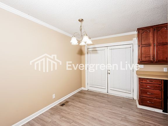 5th image of 2657 Laburnum Dr