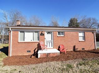 2615 W View St, Hickory, NC 28601