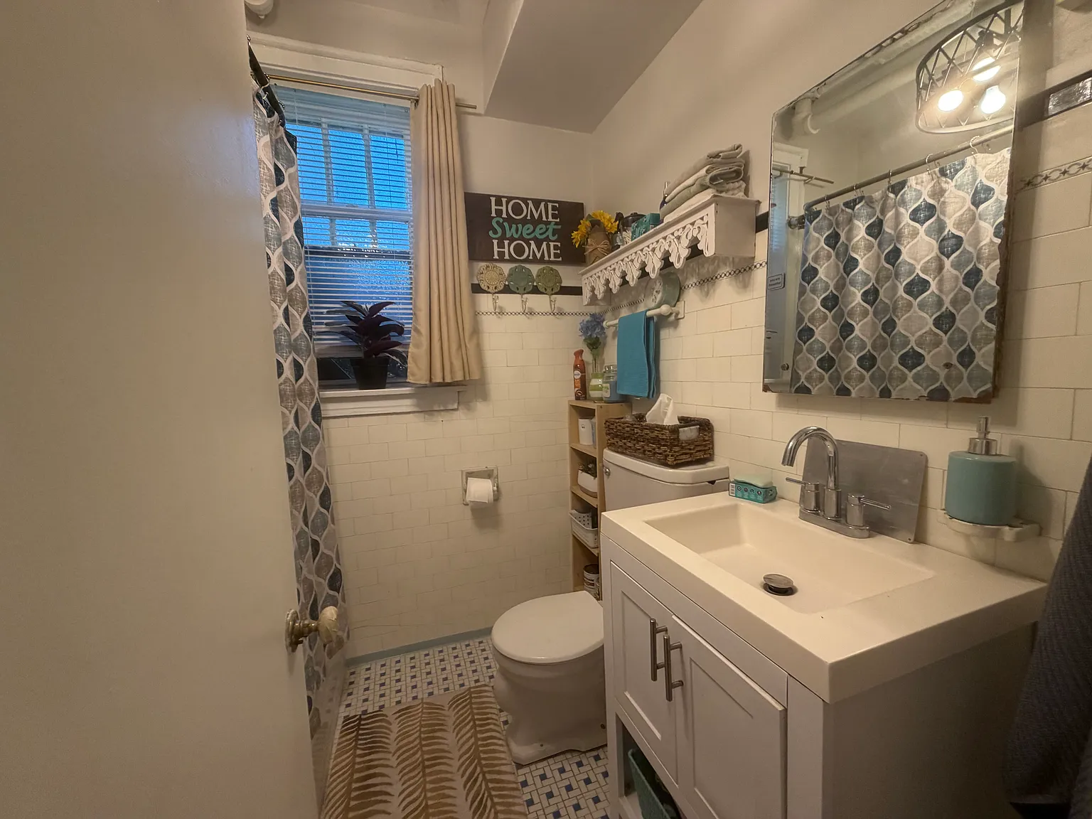 2 bed, 1200 sqft, $2,100 — Photo 2