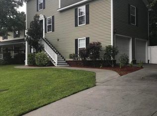 16 Manor Blvd, Hanahan, SC 29410