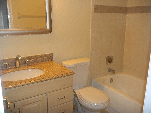 4th image of 4319 Carambola Cir S