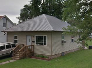 712 N 18th St, Herrin, IL 62948