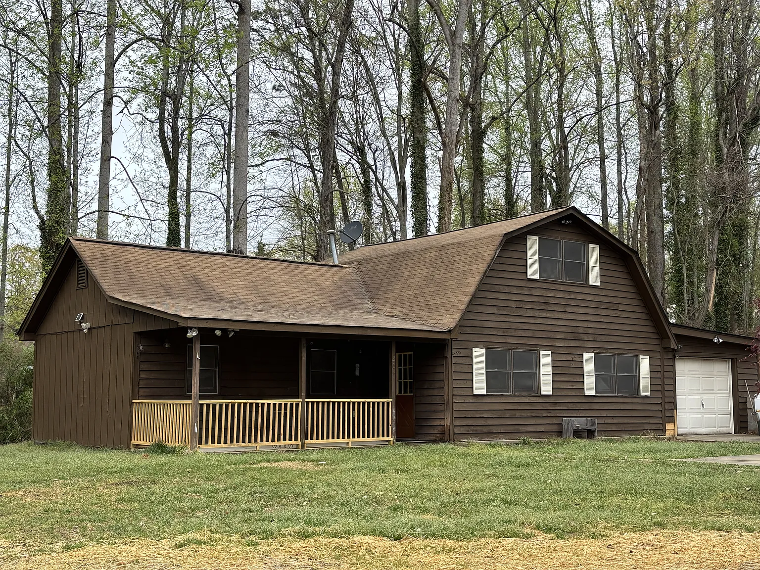 3 bed, 1.5 bath, 1300 sqft, $1,800 — Photo 1