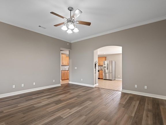 5th image of 6009 E Overland Dr