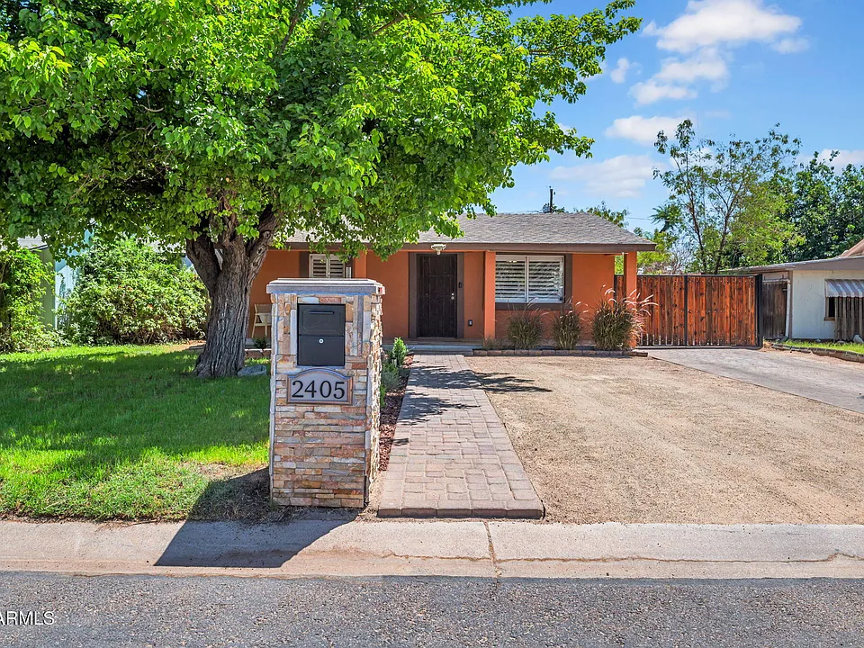 2405 N 27th Pl