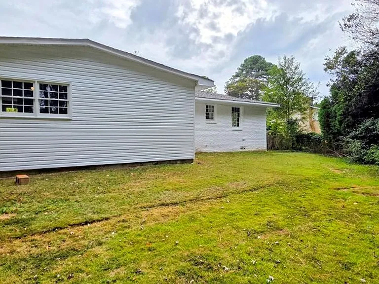 2814 Claiborne Rd NW — Photo 3