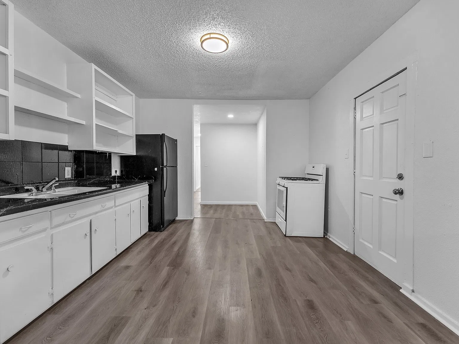 3 bed, 1032 sqft, $1,500 — Photo 4