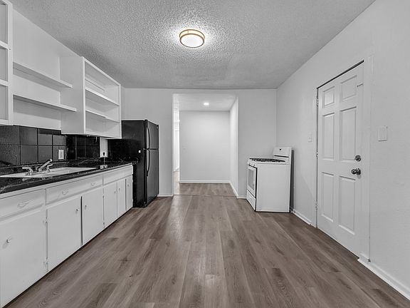 4th image of 402 Ada St APT 1