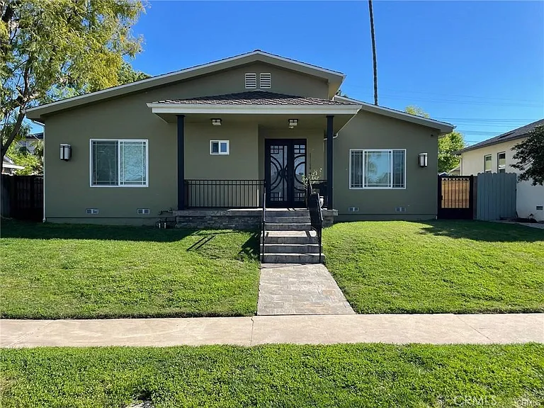 17358 Martha St — Photo 15